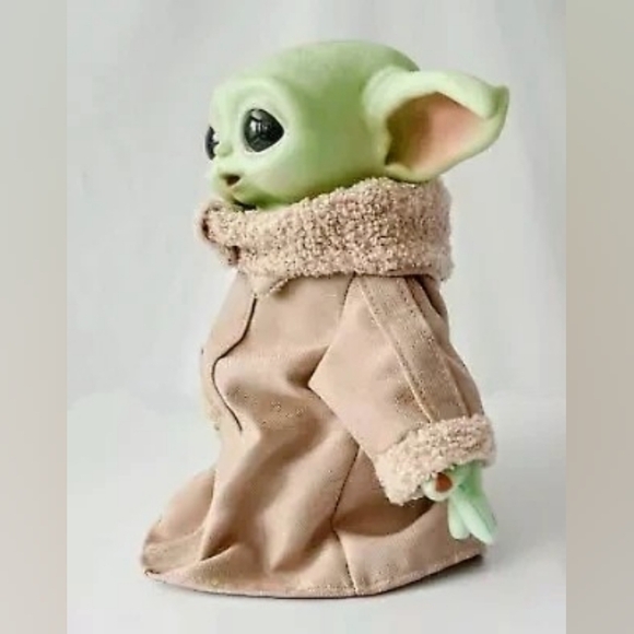 Star Wars The Mandalorian "The Child" Premium Talking 11" Plush & Puzzle Bundle - Picture 4 of 10